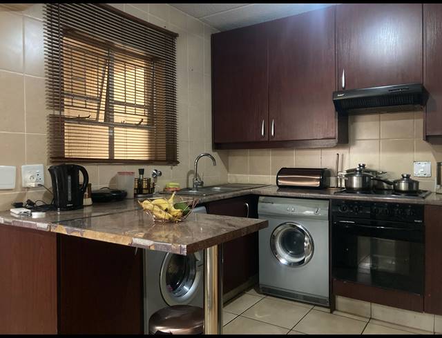 3 BEDROOM TOWNHOUSE FOR SALE IN ORMONDE